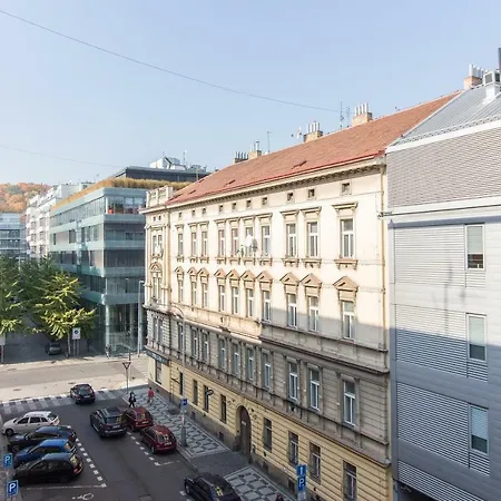 Large 1min Walk To Metro Andel By Easybnb * Prague