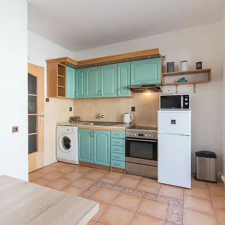 Apartment Large 1min Walk To Metro Andel By Easybnb
