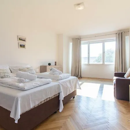 Large 1min Walk To Metro Andel By Easybnb Apartment Prague