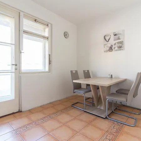 Large 1min Walk To Metro Andel By Easybnb Apartment *