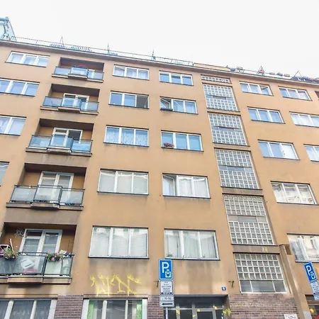 Large 1min Walk To Metro Andel By Easybnb *