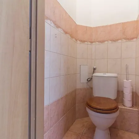 Apartment Large 1min Walk To Metro Andel By Easybnb